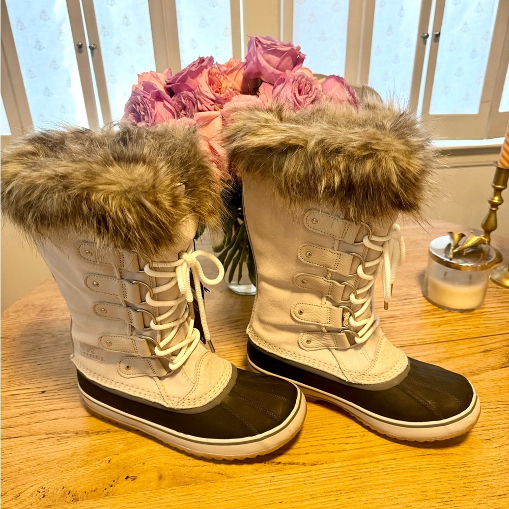 NEW Sorel Women’s Size 9 Joan of Artic Waterproof Boots in Fawn, Omega Taupe